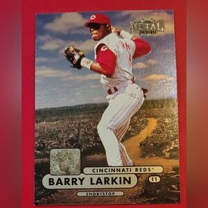 Barry Larkin 1998 Metal Universe #190 Cincinnati Reds Baseball Card